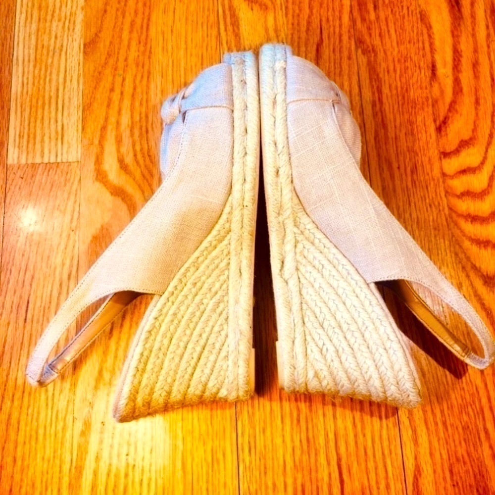 TALBLOTS New Ladies WEDGES So Pretty! 🤩​